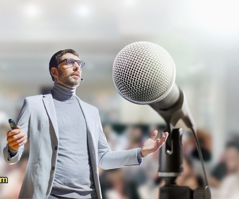 Mastering the Art of Public Speaking: A Step-by-Step Guide to Becoming an Effective Speaker